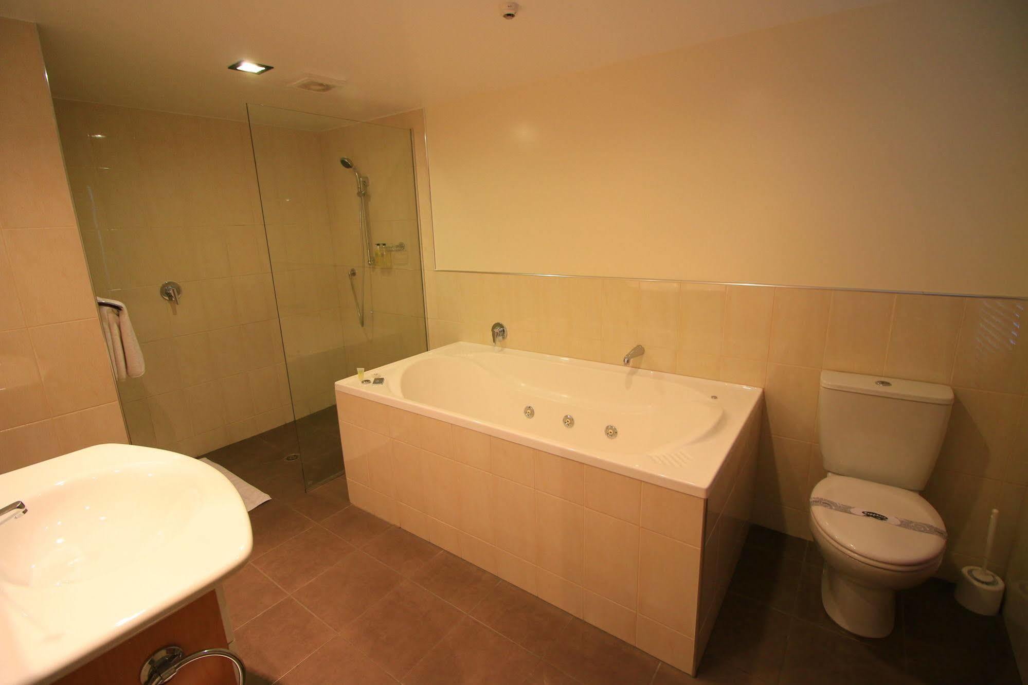 Fitzherbert Regency Motor Lodge Palmerston North Dış mekan fotoğraf